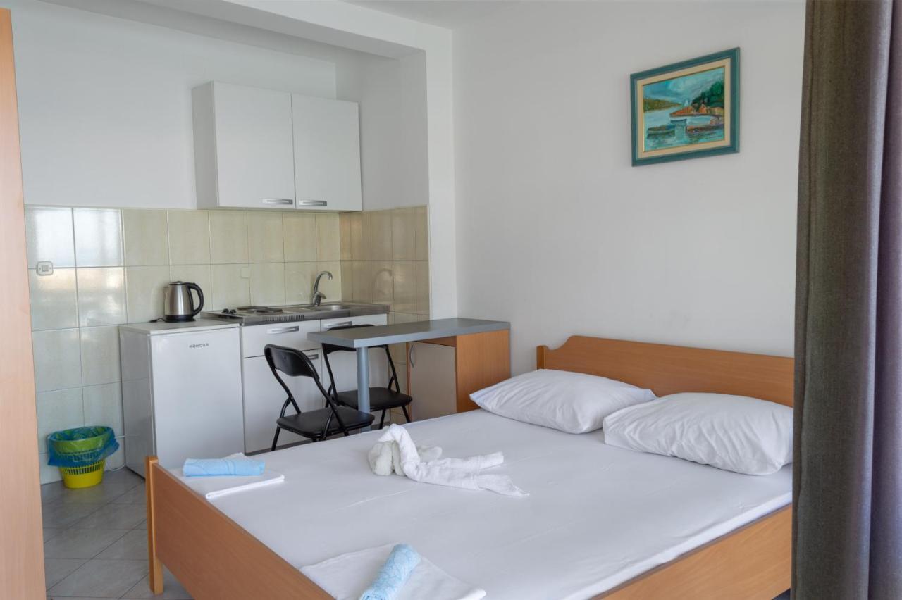 Apartments Ivica - Beachfront Drvenik  Εξωτερικό φωτογραφία